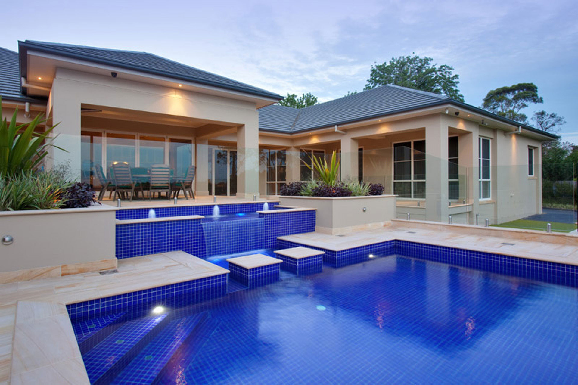 Vanishing Edge Pool Annangrove