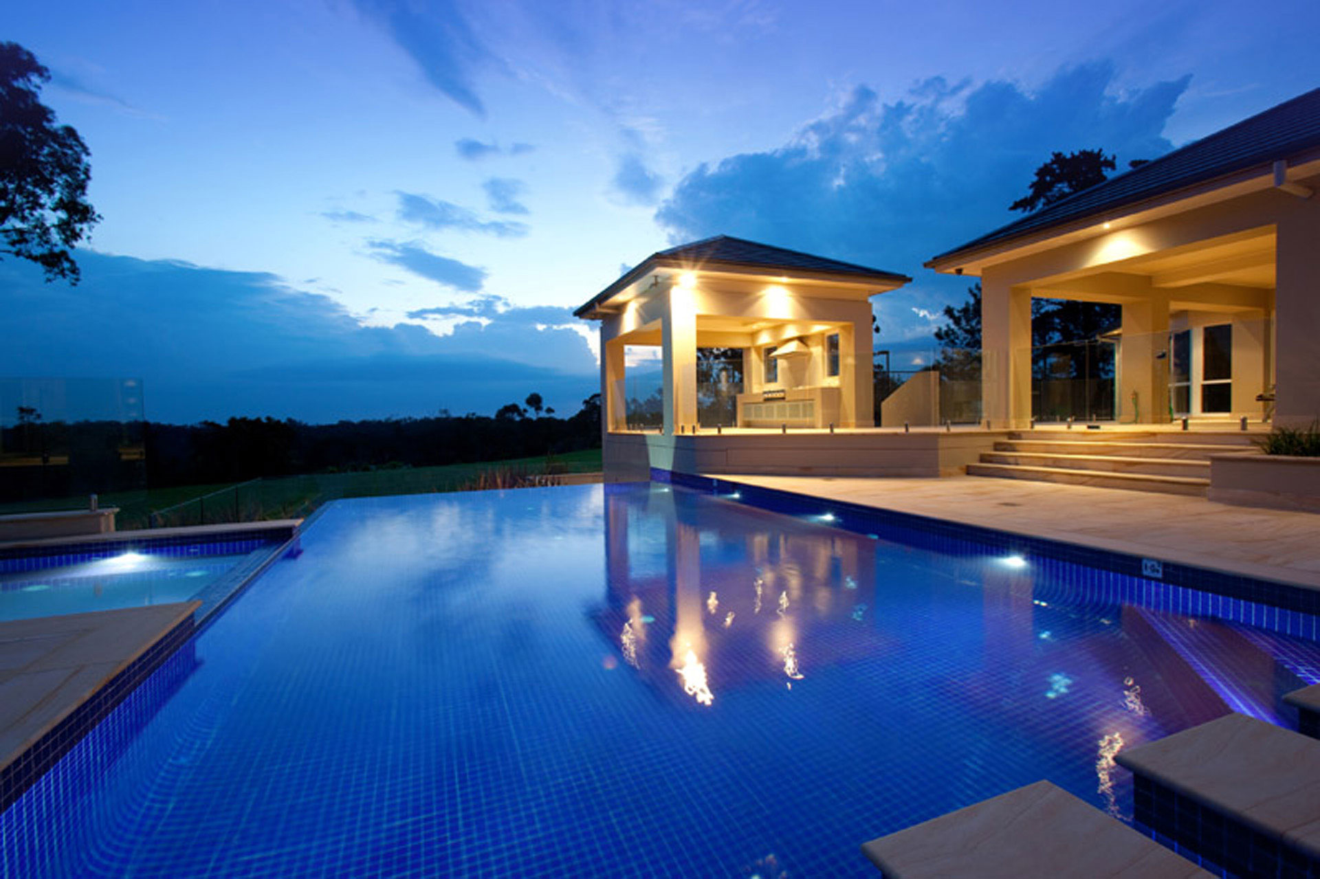 Vanishing Edge Pool Annangrove