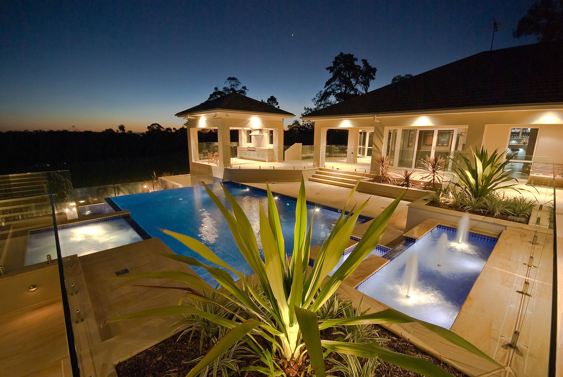 Vanishing Edge Pool Annangrove