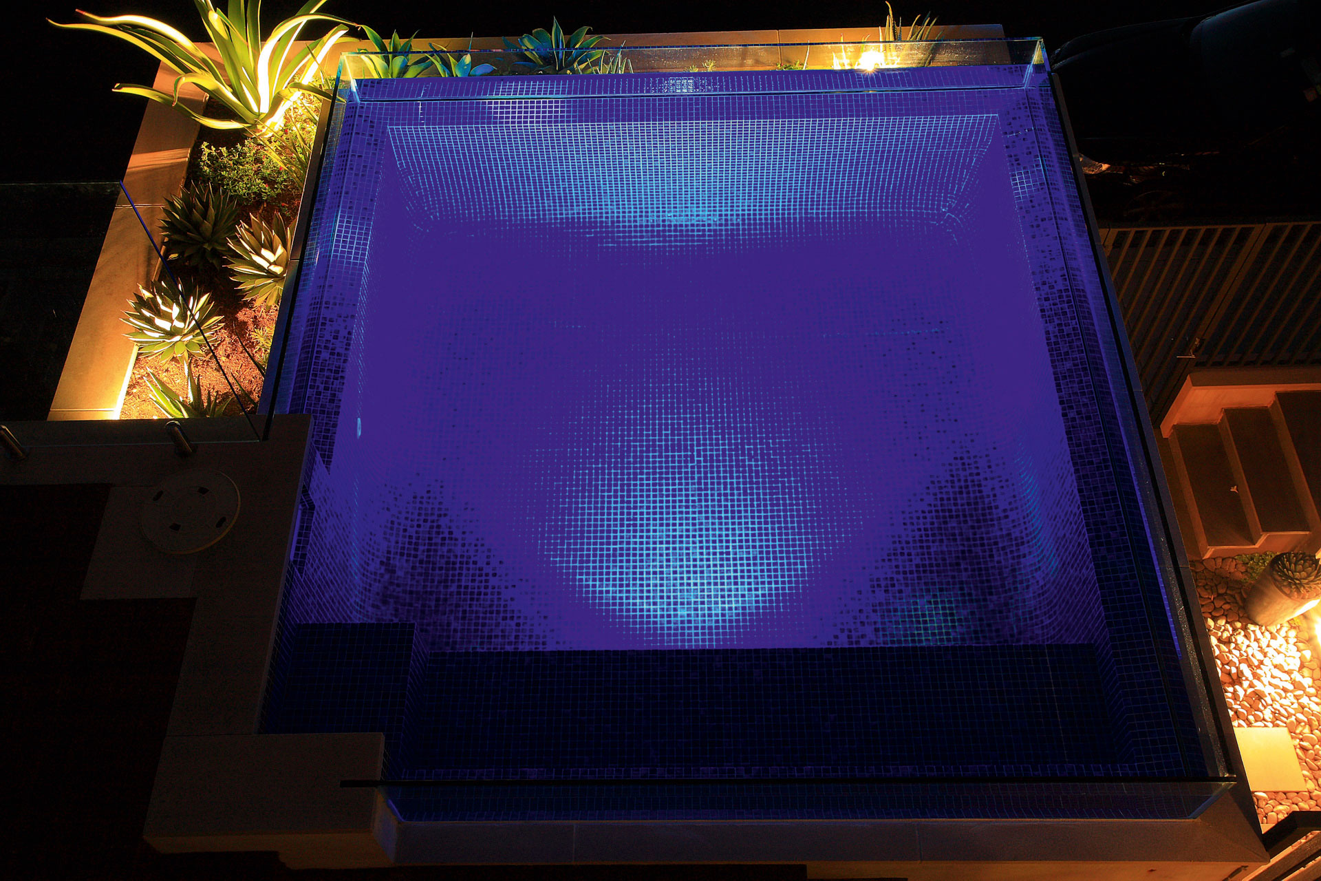 Fully-tiled Spa Pool McMahon’s Point