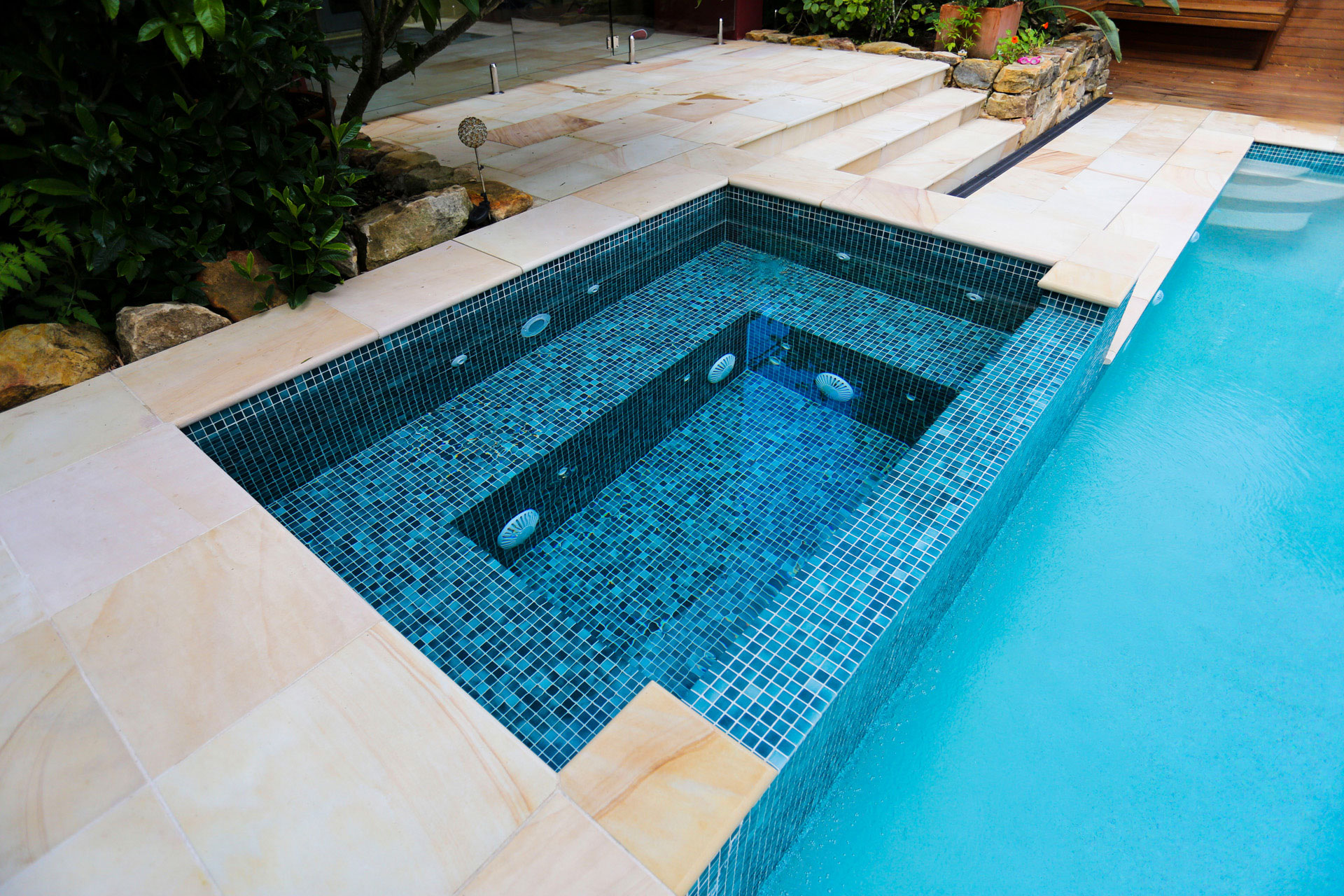 Wet Edge Pool Cheltenham