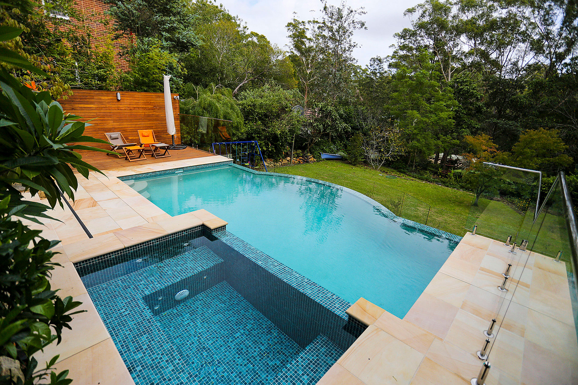 Wet Edge Pool Cheltenham
