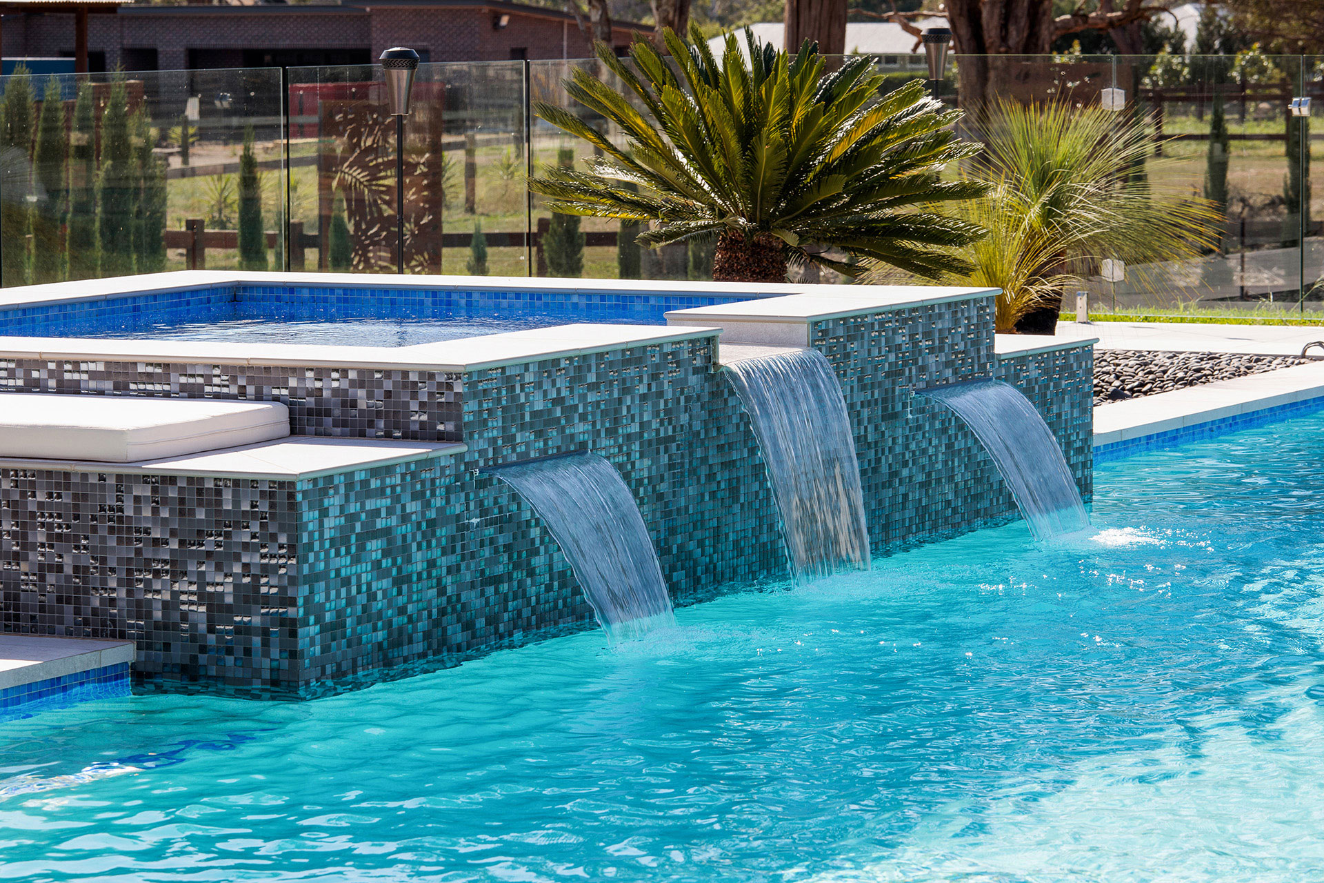 Resort Style Pool Luddenham