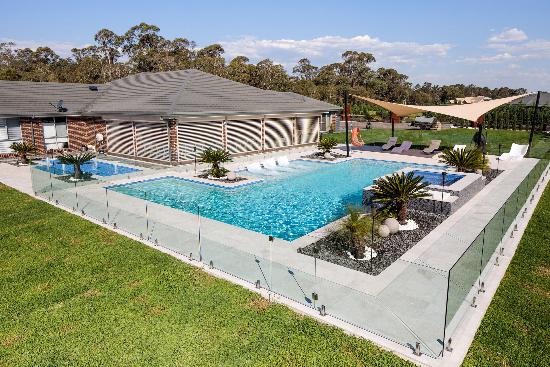 Resort Style Pool Luddenham