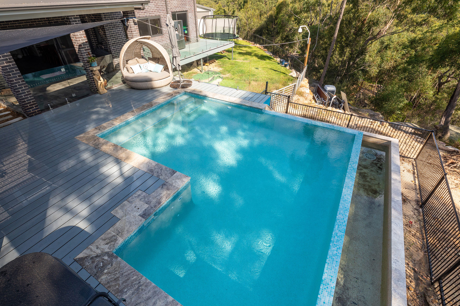 Vanishing Edge Pool Mount Colah