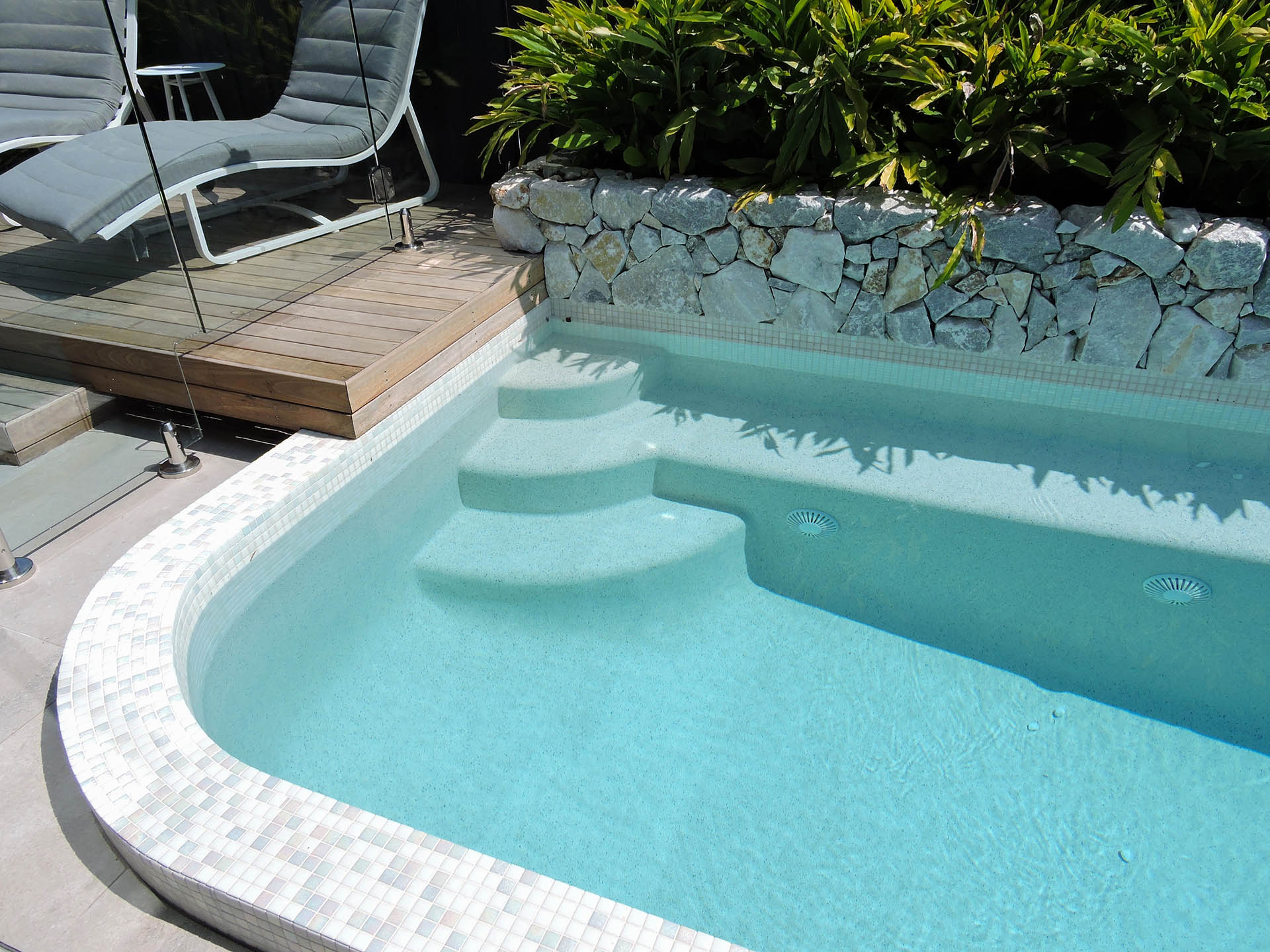 Plunge Pool Close To The Home Is On Trend
